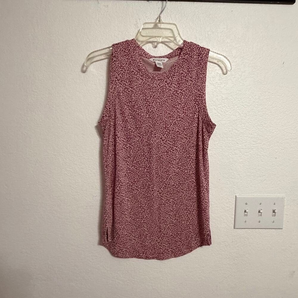 EUC Athleta lightweight pink patterned summer top sz S flattering comfy active